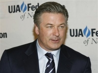 Baldwin admite que ahora en día es complicado educar a los hijos